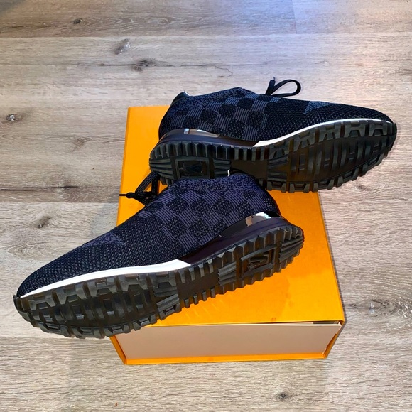 Louis Vuitton Run Away Mens Sneakers - Picture 5 of 8